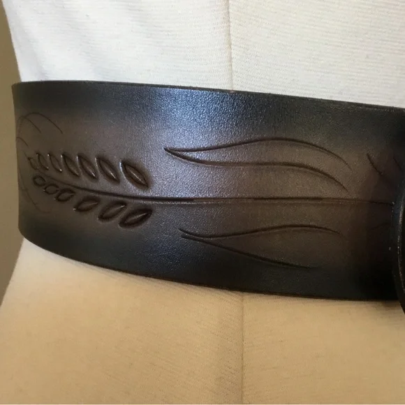 Free People Afterlife Boutique Vintage 1970’s Tooled Brown Leather Boho Belt